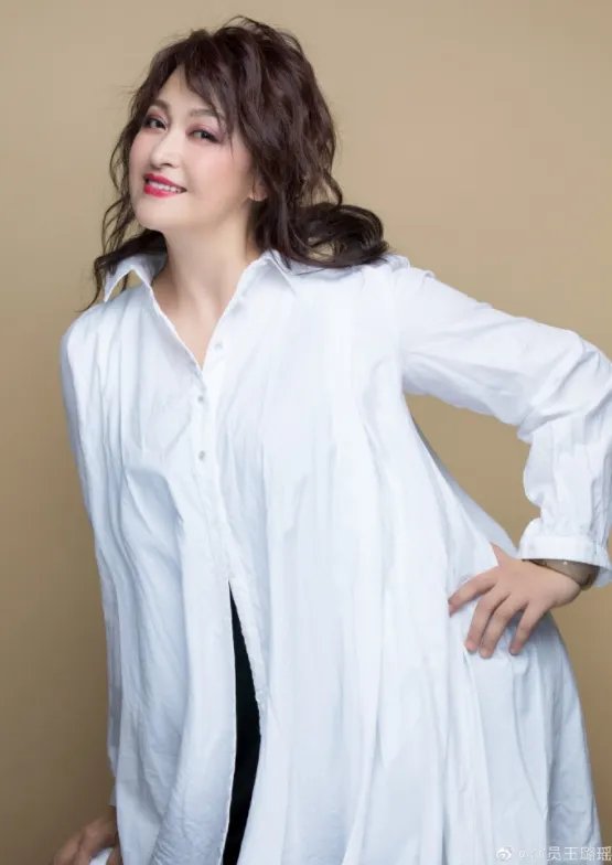 王璐瑶年轻时候的照片 她和于月仙很像对比照