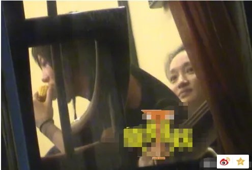 窦靖童惊喜现身为周迅庆生是真的吗?