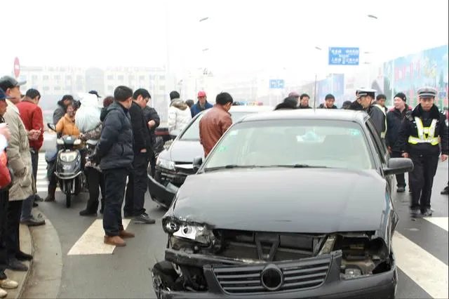 一个酒驾和一个无照驾驶的人发生交通事故是谁的责任？