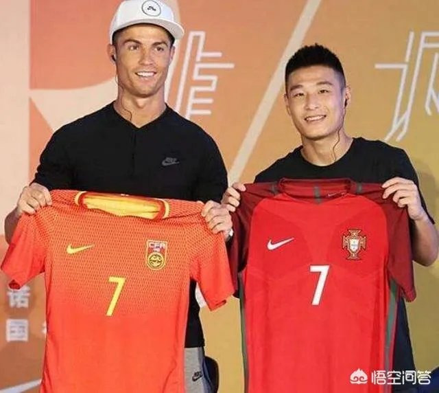 赵旭日代表中国男足参加世界杯，亲自为葡萄牙球星C罗颁奖，你是怎么样看的？