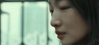 张艺谋评价周冬雨“很有天赋,哭戏一流,天生为大银幕而生”,你怎么看?