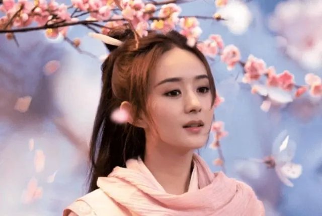 赵丽颖产后首发照片，你觉得她长胖没有？