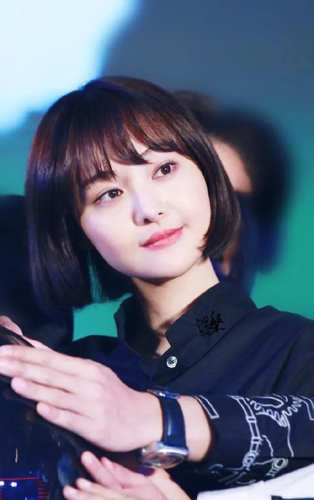 你们觉得郑爽整容前漂亮还是整容后漂亮？