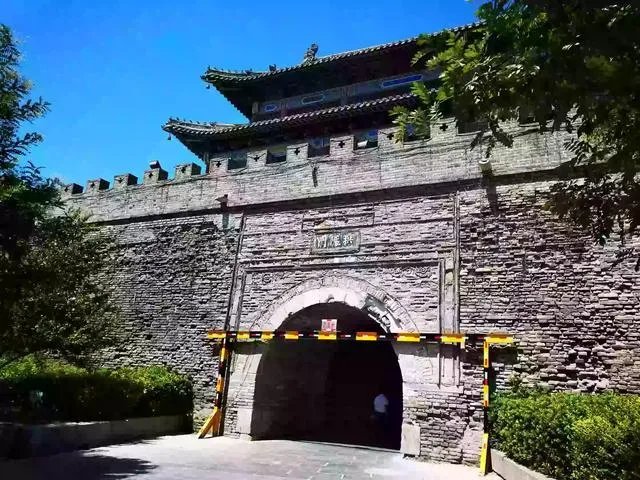 南京回收流失在外明城墙城砖8万块。除了南京,我国还有哪些有城墙的古城?哪个存留最完整?