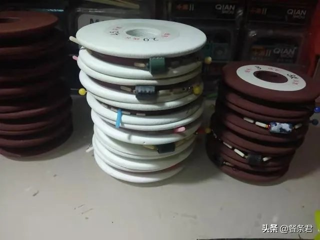 钓鱼人化绍新，李大毛越钓越有钱；更多人“钓鱼穷三年”，请问大家怎么看待这个现象？