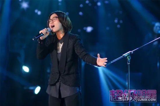 《不朽之名曲》登陆东方卫视 苏芮落泪