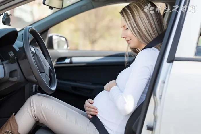 幼童跑向逆行扶梯 如何安全乘坐扶梯