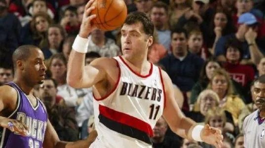 NBA开拓者11号是谁