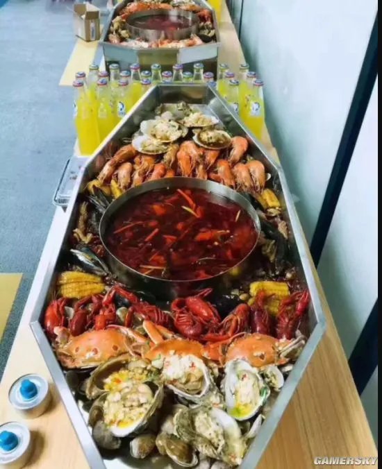 京东618战绩达1199亿 刘强东晒加班餐堪称饕餮盛宴