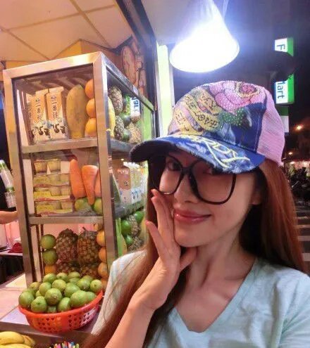 41岁台湾辣妈网络走红 童颜巨乳常被人认为是90后