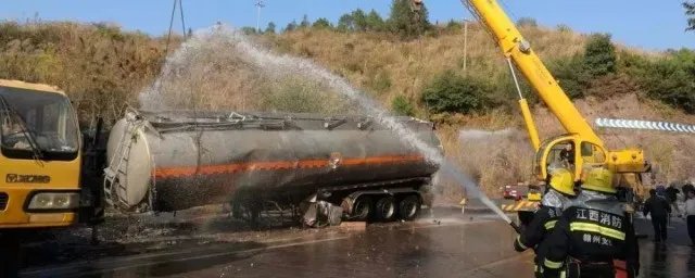 槽罐车为什么会爆炸 是什么原因造成的