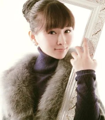 廖智整容前照片大对比 断腿舞蹈老师疑似整容