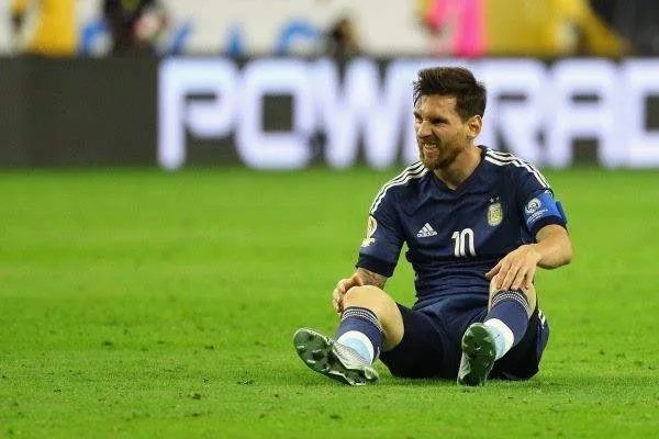 梅西成为巴萨队史出场第一，他称的上是巴萨历史第一人吗？