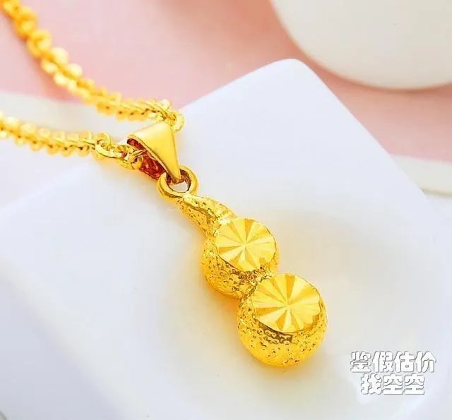 很多品牌的黄金饰品设计都非常土气,国内哪个品牌的黄金饰品设计最脱俗?