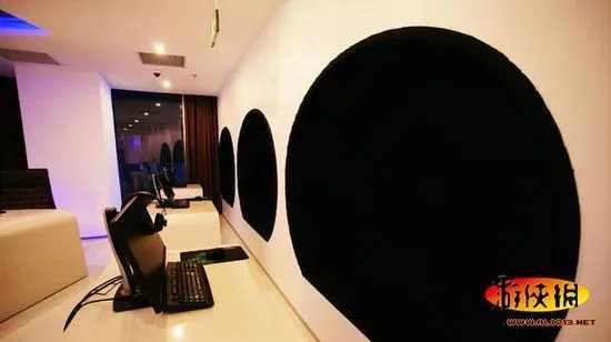 北京最土豪网吧：进门费5000元 每小时69元