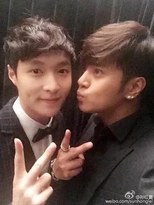 张艺兴点赞罗志祥道歉长文，你怎么看？