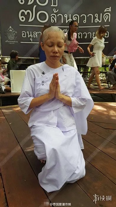 泰国女星出家为尼 性感