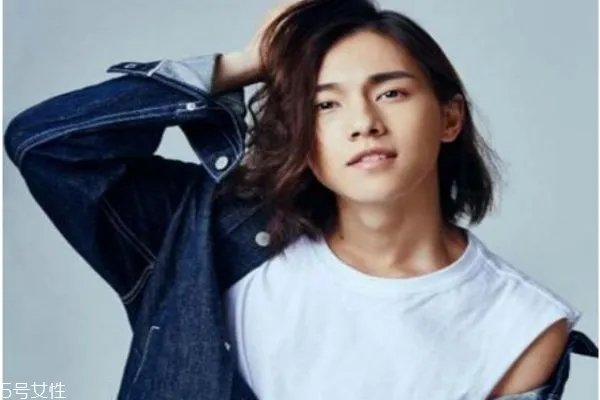 男生长发发型有哪些 男生留长发有几种发型