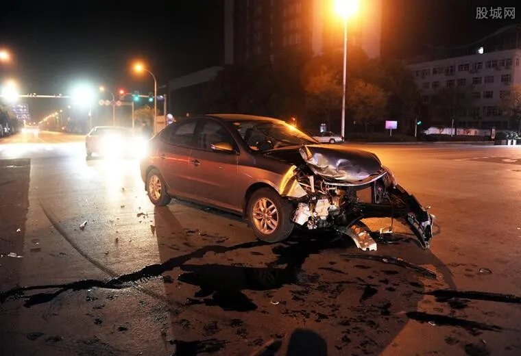 6年出车祸100多次 车祸赔偿金额具体怎么定？