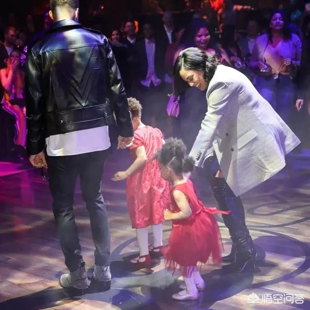 谁知道库里的生日是怎么过的？勇士全队还因此放假一天？