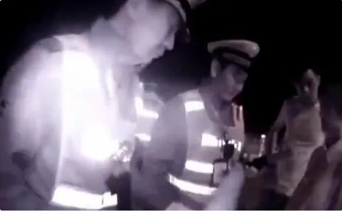 为何女子吃虾测出酒驾?