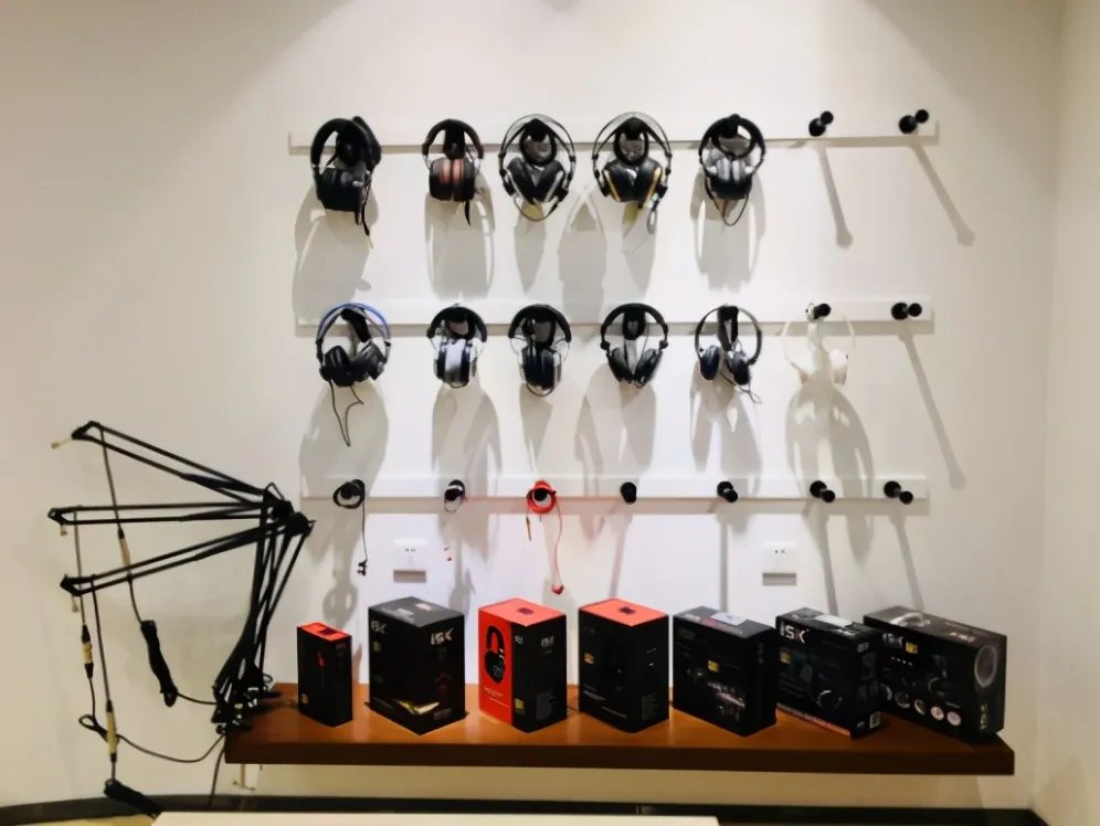 isk监听耳机怎么样（总有一款让你耳朵更舒适）