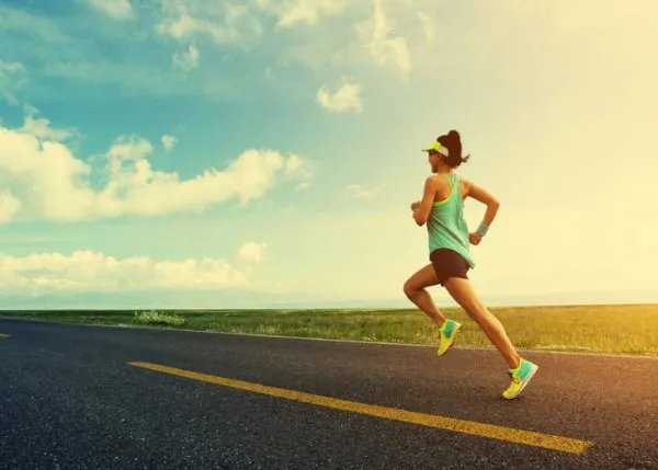 郑州一高校学生称雾霾天还要晨跑,校方：没强制,可周末补跑,对于大学里的晨跑有必要吗？