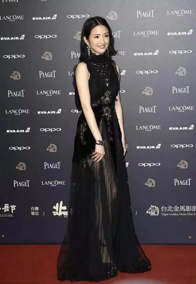 2017金马奖颁奖典礼上，谁的礼服更耀眼？