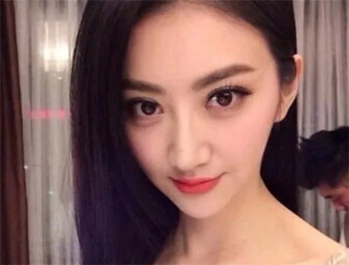 景甜被潜规则的照片曝光 性感低胸与陌生男子开房