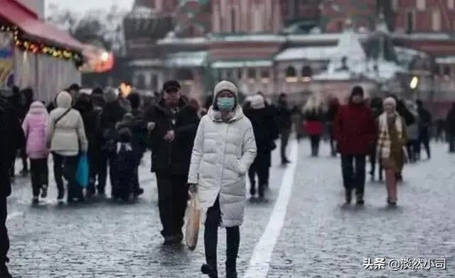 美国确诊人数从前天的35000直降到26000,是真的吗?