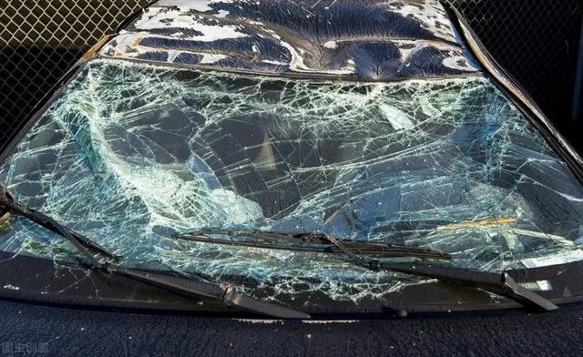 一个酒驾和一个无照驾驶的人发生交通事故是谁的责任？