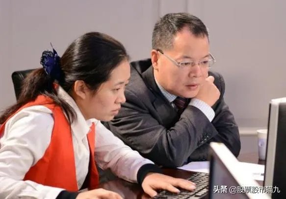 新房、二手房成交量明显回落能说明什么问题？