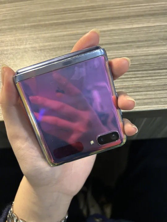 一个手机花了我1万6…