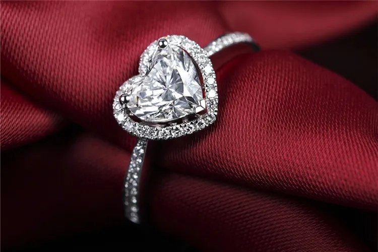 正常一克拉钻戒多少钱 一克拉钻戒最低多少钱