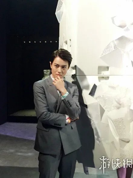 中国90后最帅女孩邢雅晨走红 帅过吴彦祖秒杀吴亦凡