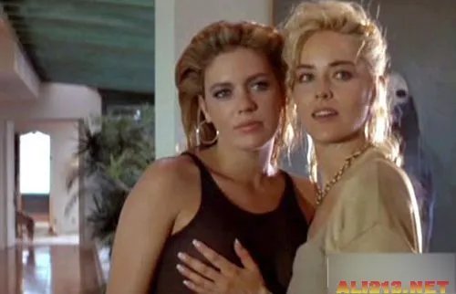 好莱坞当红性感女星激情镜头 香艳火辣很激情