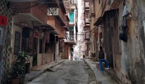 隐秘的角落带火湛江老街，你觉得什么类型的照片适合在这个地方拍摄？