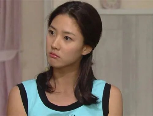 韩国女星李秀景整容前照片 否认整容称是减肥效果