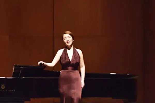 沈娜拉弟弟进娱乐圈，为何沈腾火了，而她火不起来？