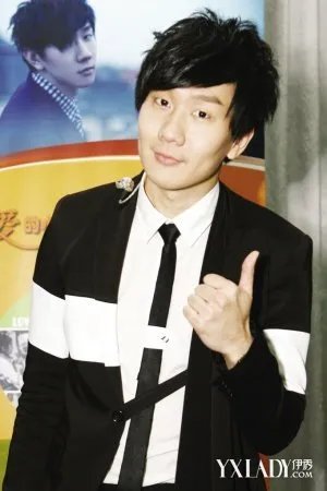 林俊杰直播实录曝光　曝林俊杰疑恋上女大学生