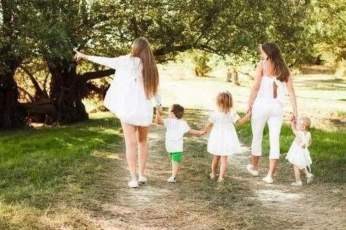 全国首例同性伴侣争抚养权案宣判，同性伴侣是否算是被官方默认合法？