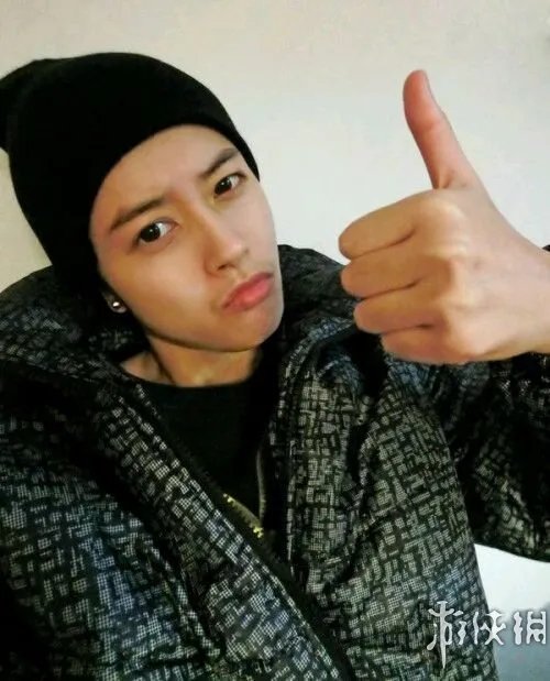 中国90后最帅女孩邢雅晨走红 帅过吴彦祖秒杀吴亦凡