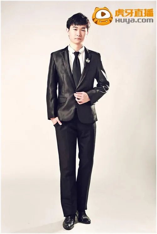 曝董小飒离队惊人内幕:皇德耀世无核心 霸哥夺位？