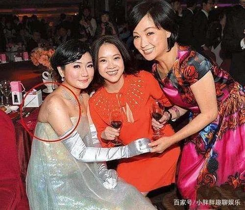 将毁容Selina娶回家后抛弃，人前人后两个模样，张承中图什么了？