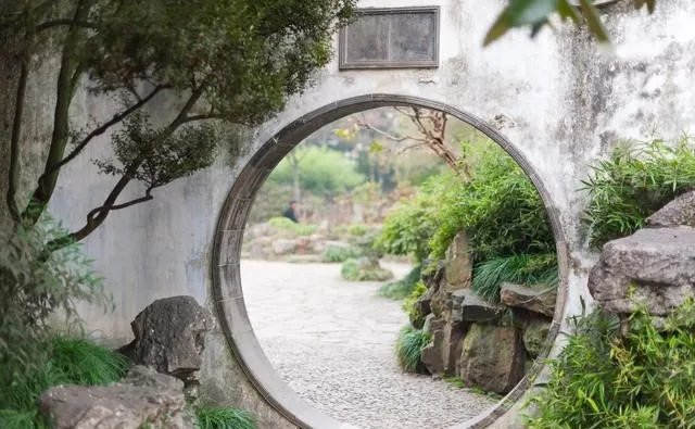 长江口以外水域两船碰撞14人失踪，事故具体情况是什么？