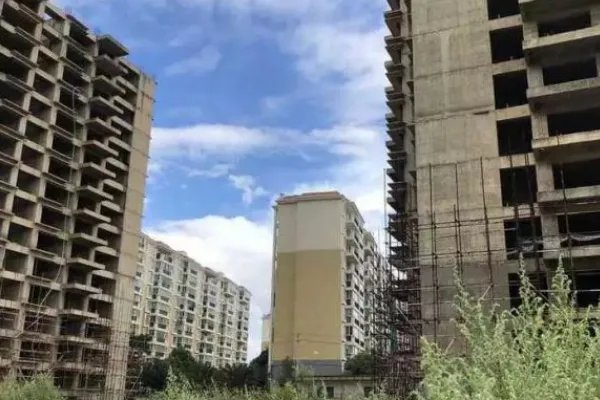 富豪花七百亿大手笔建第一高楼却变烂尾楼，对此你怎么看？