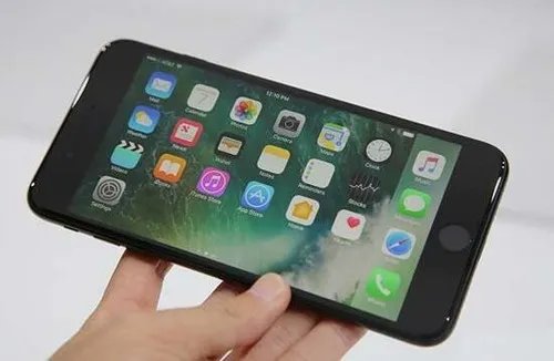 爱疯终发威 曝iPhone7现货破4399元