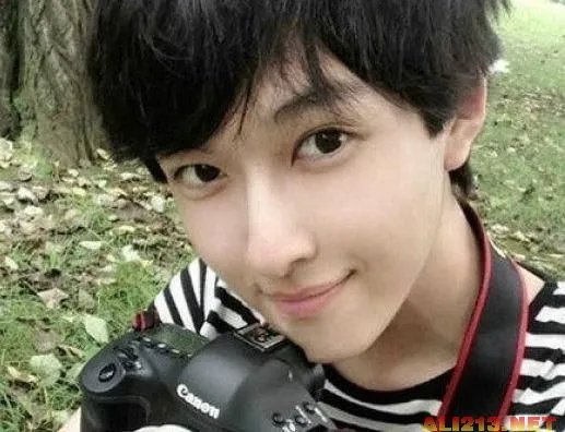 丹东男孩因美貌走红韩国 细数韩国妖艳的美男