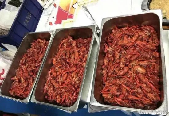 京东618战绩达1199亿 刘强东晒加班餐堪称饕餮盛宴