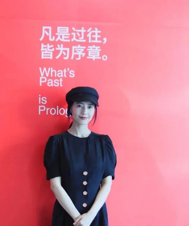 高圆圆生图气色憔悴，但依旧有着什么样的气质？